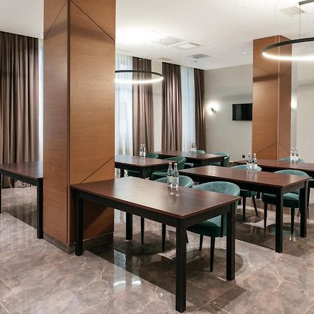 Raavah Aparthotel Alma-Ata Buitenkant foto