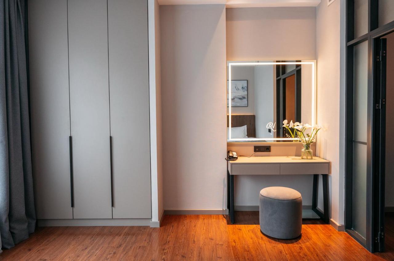 Raavah Aparthotel Alma-Ata Buitenkant foto