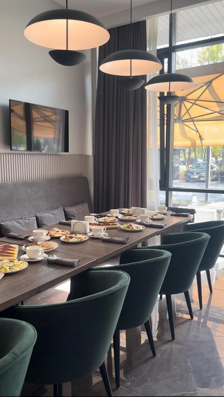 Raavah Aparthotel Alma-Ata Buitenkant foto